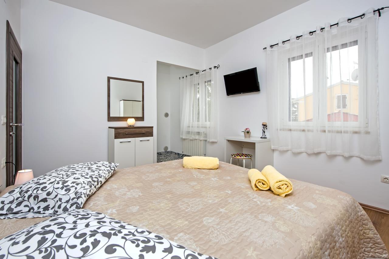 Apartments & Rooms Chiara Rovinj Exterior photo